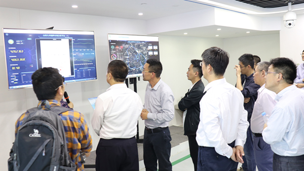 全国农技中心党委书记魏启文一行参观乐鱼展厅