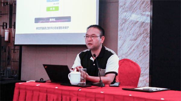 乐鱼副总经理钱鹏作专题汇报