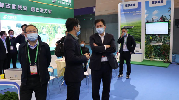 浙江省农业农村厅副厅长唐冬寿莅临乐鱼展位