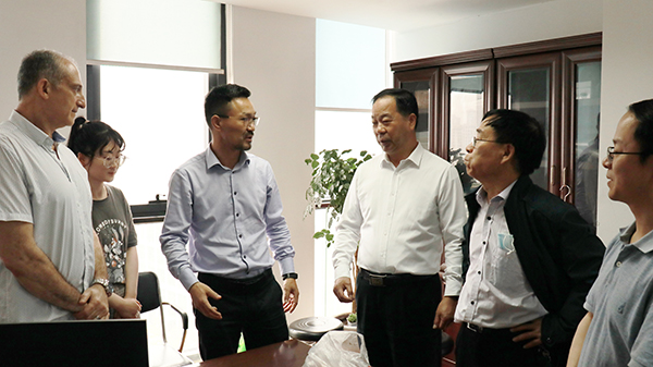 中国农业技术推广协会会长陈生斗、秘书长张互助莅临乐鱼考察参观